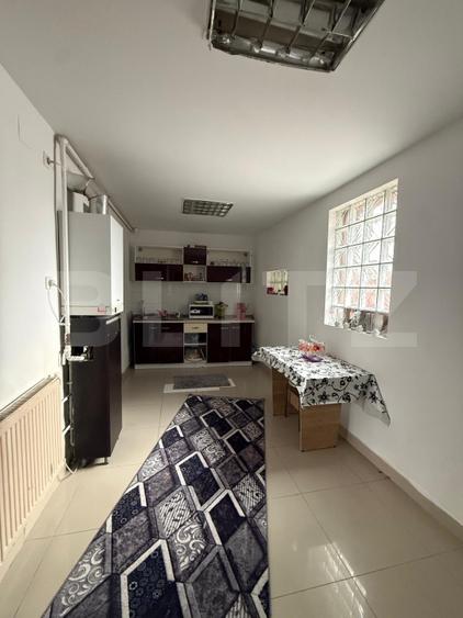 Apartament de vanzare , curte comuna, 2 camere, Zona Semicentral