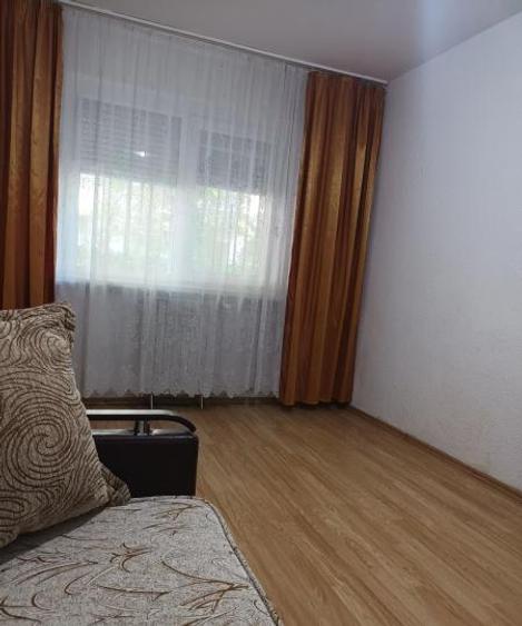 Apartament 2 camere de vanzare zona Km 4-5