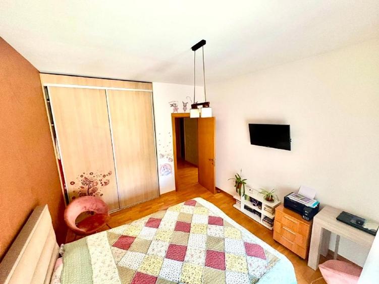 Proprietar vând apartament 3 camere bloc Teodor/ ISHO