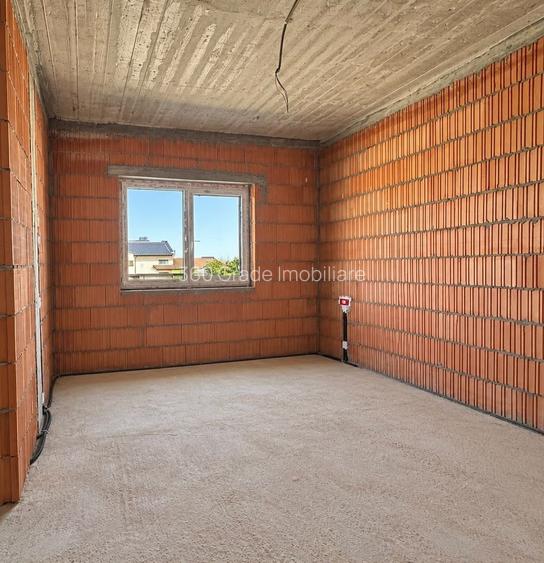 P+1 – 114 mp/utili 5 camere-2 bai – 170.000 Euro Comision 0 - 8
