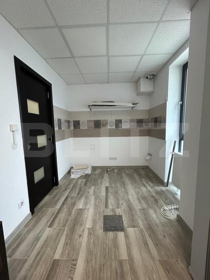 Apartament cu 3 camere, ideal pentru activitati de birou, zona Livezeni