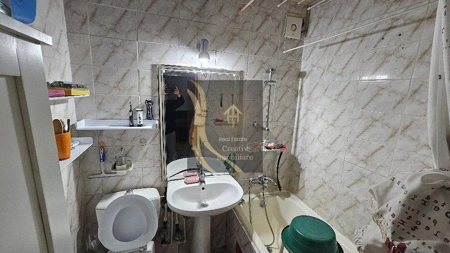 Vând apartament cu 3 camere, 4 4, Antiaeriană