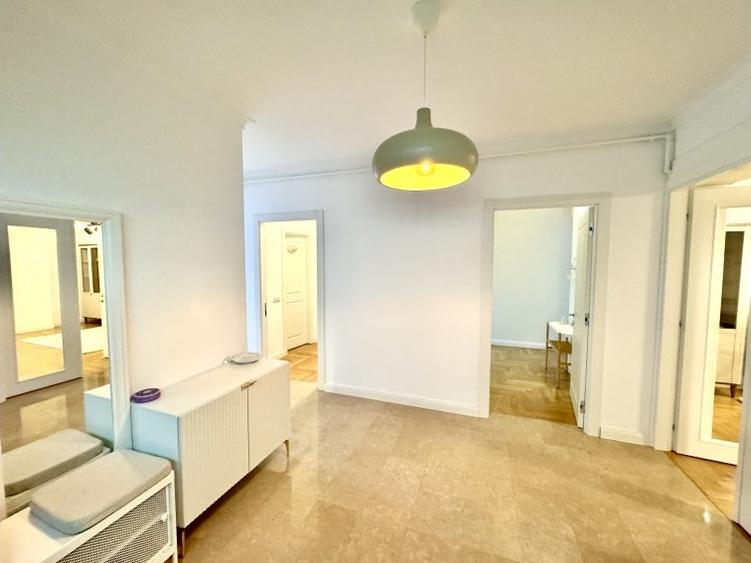 Apartament de Lux, 140 mp, cu Gradina Privata, Baneasa