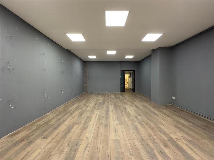 Spatiu comercial str. Bucium, zona Carrefour Felicia, 78mp