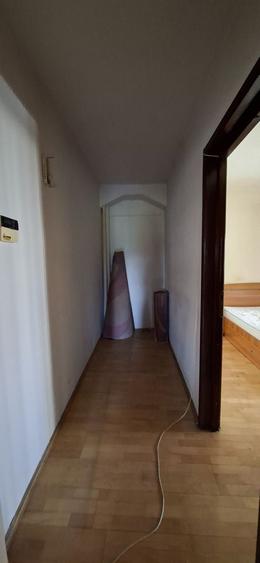 Apartament cu 3 camere - zona semicentrala