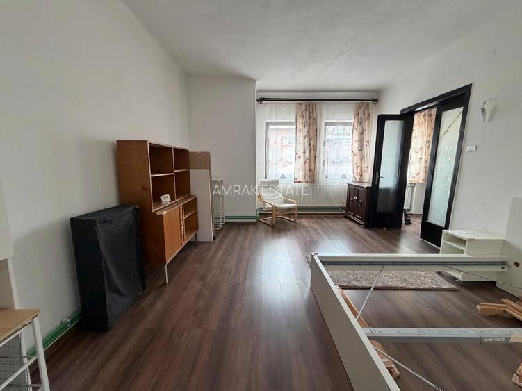 Apartament in vila - Casa interbelica - retrasa de la strada - 15