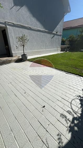 Vilă renovată P+1+M  | Foișor vitrat, grădină și jacuzzi - 37