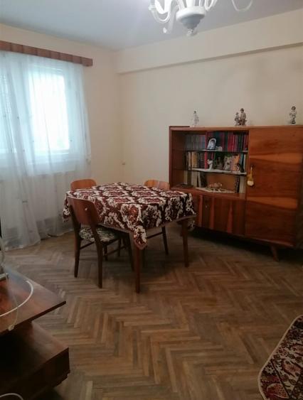 Apartament 3 camere confort 1, Calea Galati, etaj 3.