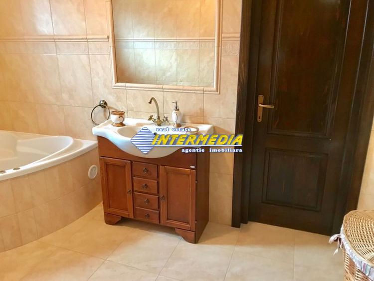 Casa de vanzare Alba Iulia CETATE cu 4 dormitoare si living finisata complet