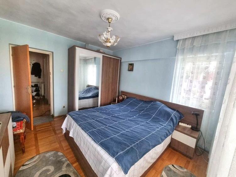 Vanzare 2 Camere Bd. Unirii Luxul Liniștii Monolit 1989 Vedere Spate 3 Balcoane