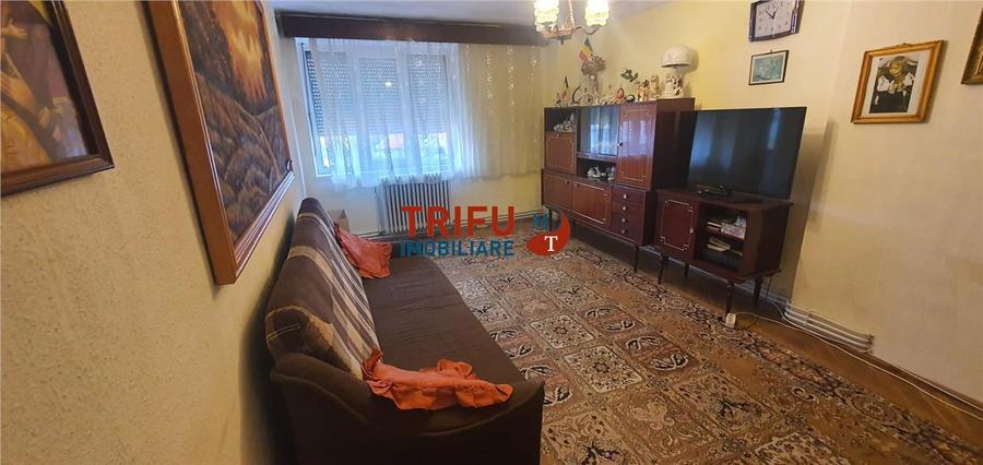 Apartament cu 4 camere de vanzare zona Centru