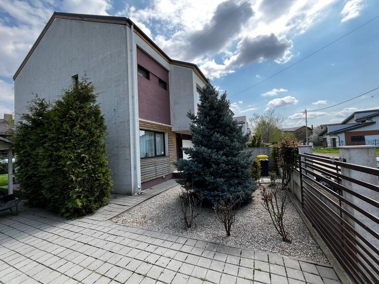 Vila cocheta, zona de vile linistita, ideal familie cu 2 copii