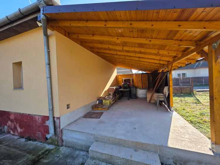 Vand casa in localitatea Mintia