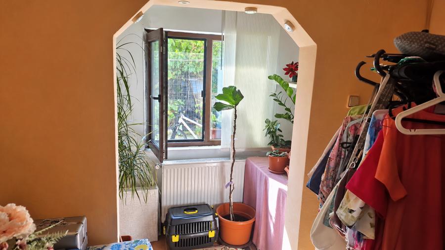 Casă 4 camere 3 dormitoare in zona București Noi -Singur în curte