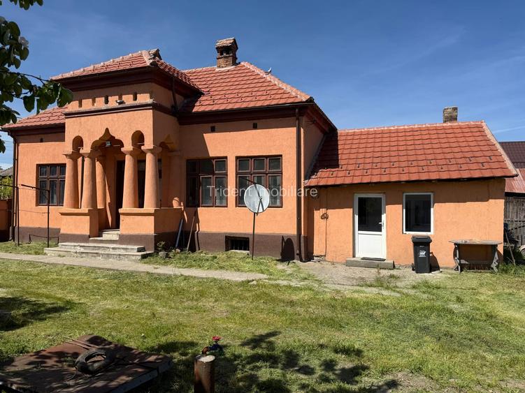 Casa 125 mp (teren de 1.186mp) / Maglavit / 70km Craiova - 2