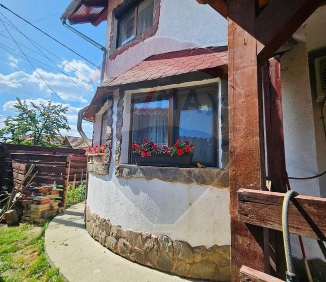 Vanzare/schimb casă 6 camere, curte,zona Metro Oradea cu una mai mica