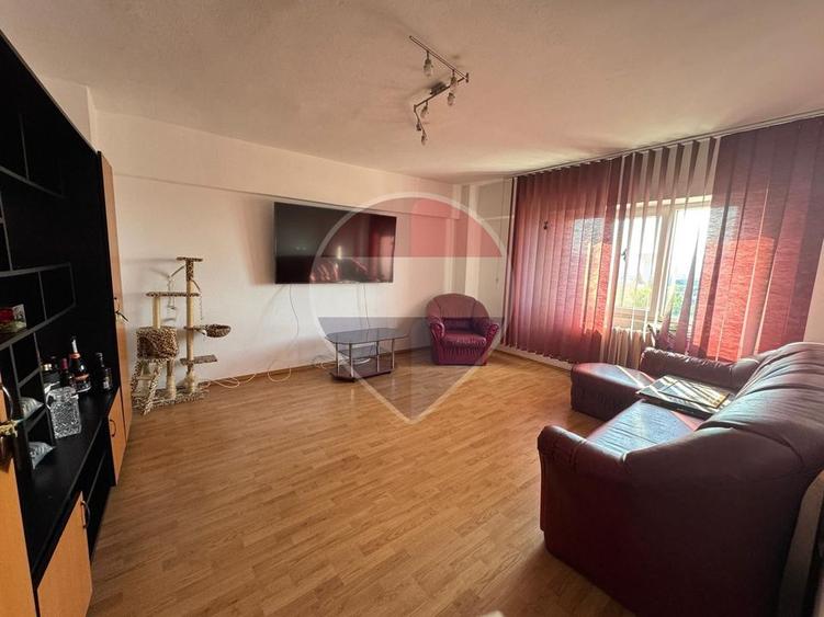 Apartament cu 3 camere in zona sud