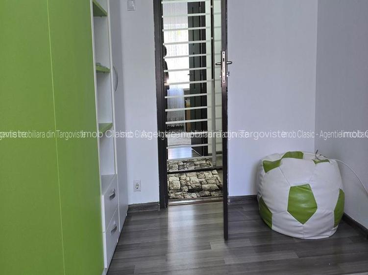 ETAJ 1,Micro  3 Târgoviște,  vânzare apartament 3camere - 3