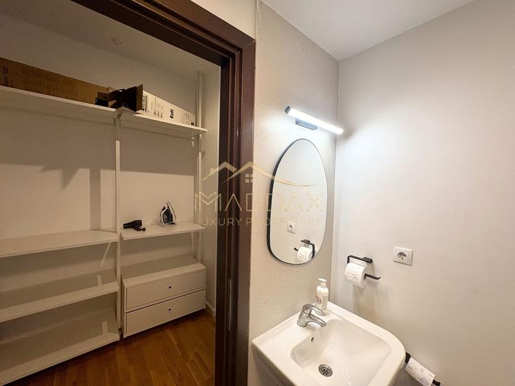 APARTAMENT de LUX cu 3 CAMERE cu Terasa si loc de parcare