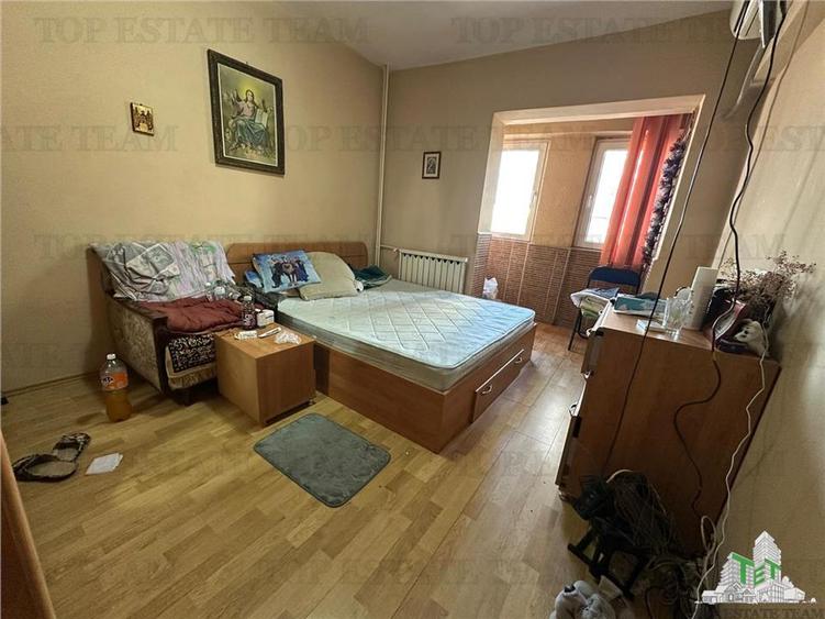 Apartament 3 camere de vanzare langa metrou zona Aviatiei Bucuresti
