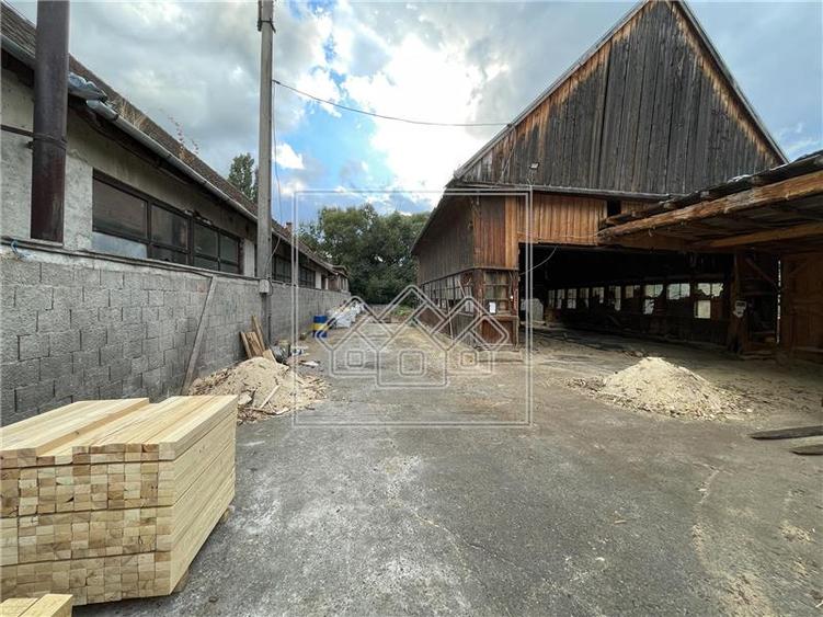 Teren 1.186 mp cu 5 cladiri & curent trifazic | Gura Raului, Sibiu |
