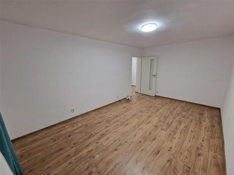 Apartament decomandat cu 3 camere 2 bai in Terezian