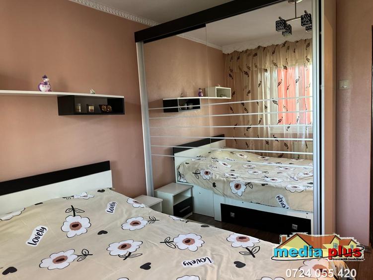 Apartament 3 camere semidecomandat, etaj 3/4, Micro 38