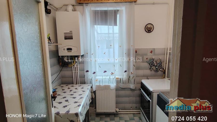 Apartament 3 camere de vânzare – Micro 39, strada Ionel Fernic - 9