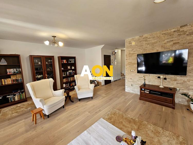 1/2 Duplex, 4 camere, 342 mp teren, strada asfaltata, Cetate