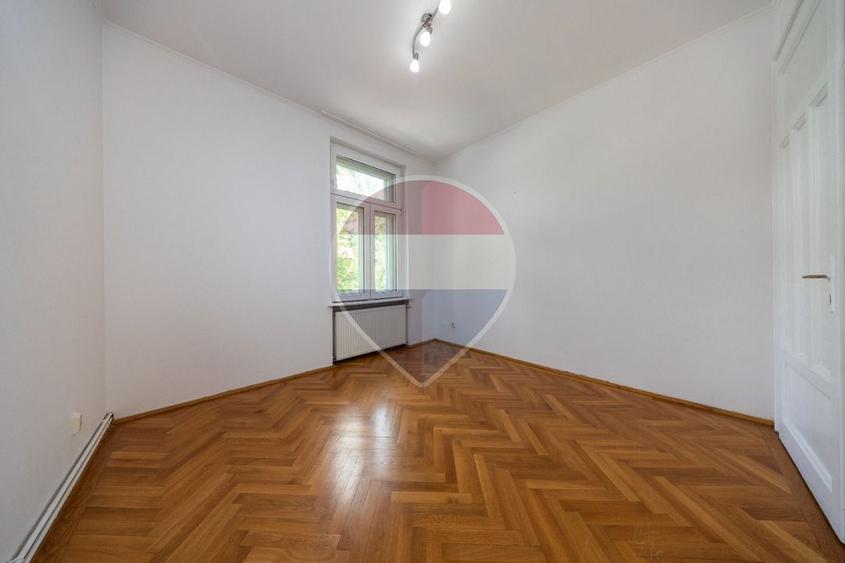 Resedinta istorica de inchiriat | 9 camere | Zona Istorica Brasov