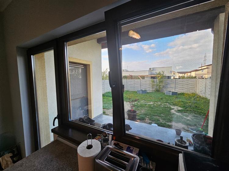 Duplex nou, 5 camere, P+E, cu perete despărțitor dublu, Dumbrăvița, comision 0%
