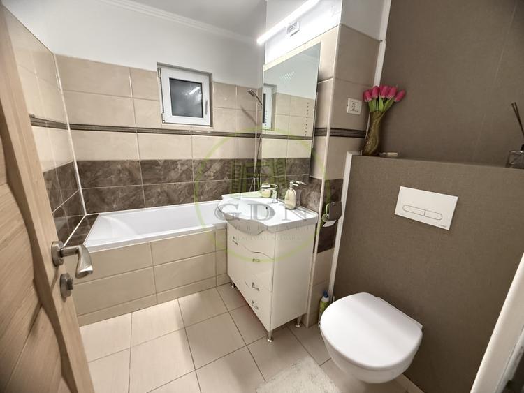 Apartament 3 camere, 68.34 mp, cartier Rovine, zona Biserică