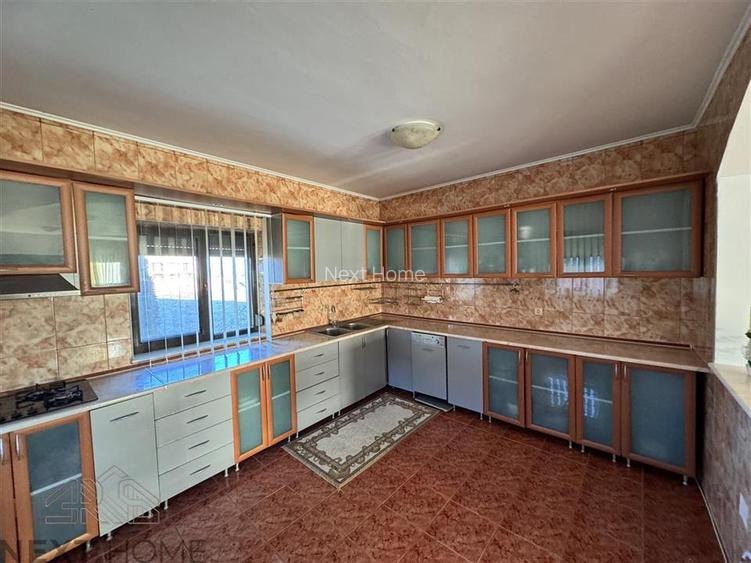 CASA  DE VANZARE BOTARLAU - 28