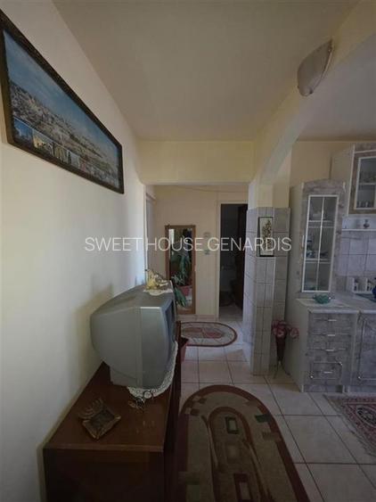 Apartament cu doua  camere zona Combinat - 6