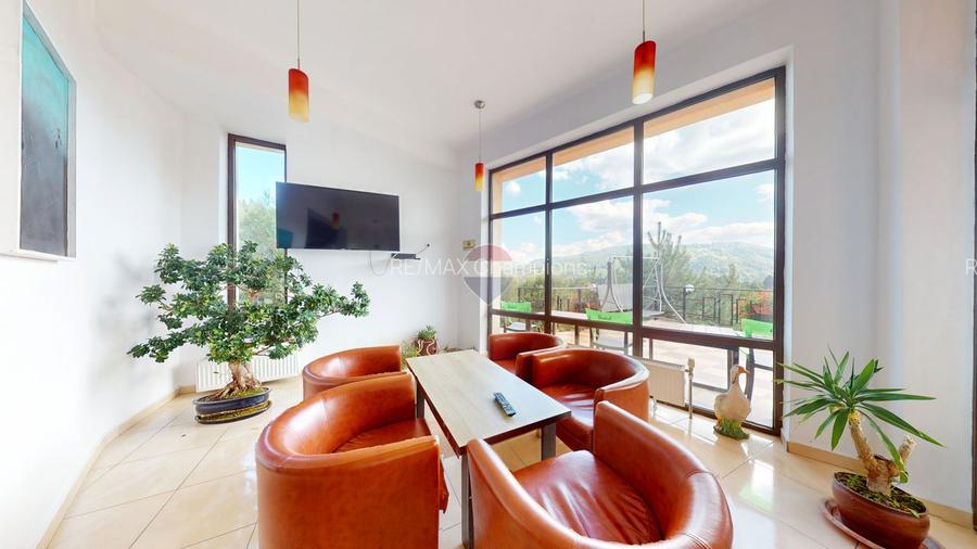 Pensiune în funcțiune | 10 camere | Teren 4.000 mp | Brădet – Săcele