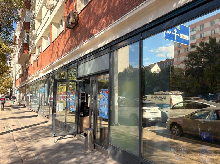 Sos. Stefan cel Mare- Stadionul Dinamo | suprafata 134 mp | pret 2700 euro