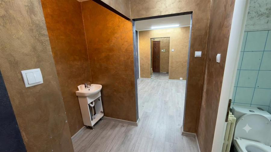 Spatiu comercial de inchiriat in Podul Ros