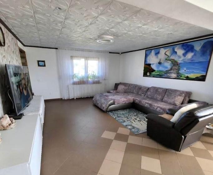 Vand casa singur in curte Bod, cu teren si garaj