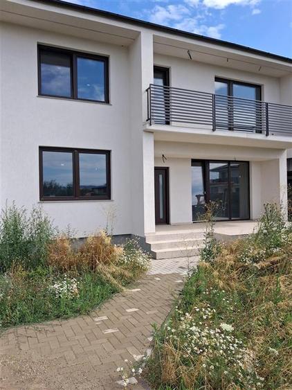 CASA P+ 1E si TEREN 400 MP DE VANZARE IN ANDRASESTI