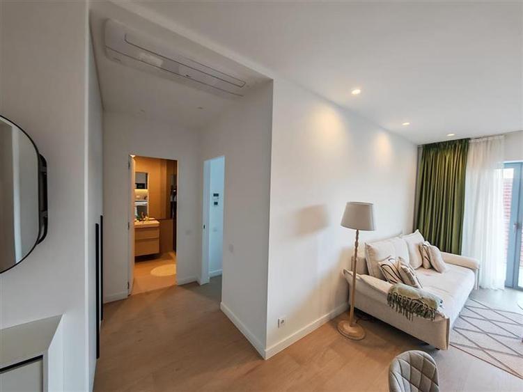 Apartamant 2 cam de vanzare - Aviaitiei Tower - pentru investitie
