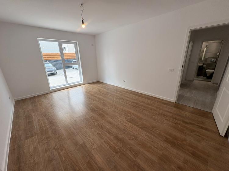 MUTARE RAPIDA!! Apartament 2 camere decomandat, Metrou 1 Decembrie
