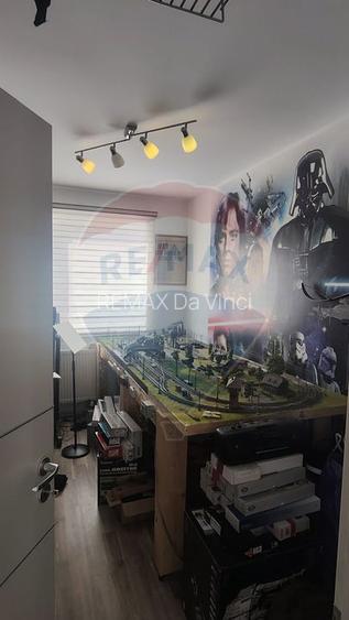Apartament cu 3 camere de vânzare în Avangarden 3 - 5