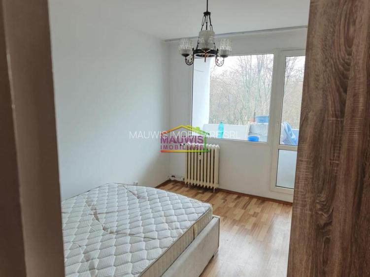 Vand apartament 3 camere Piata Straduintei - Niculitel - 2