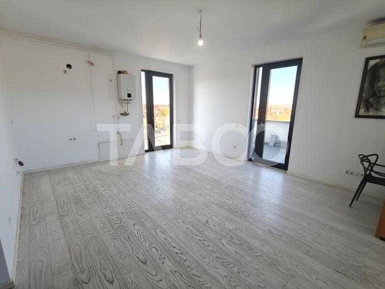 Penthouse 3 camere de inchiriat - 87 mp utili - disponibil imediat