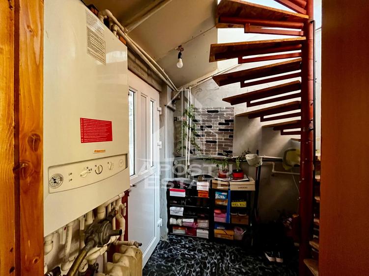 Apartament 3 camere de vanzare, curte comuna, zona Iosefin, Timisoara
