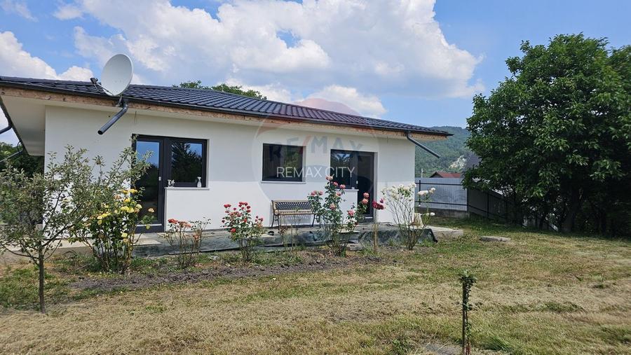 Casă / Vilă cu 5 camere de vânzare - 52