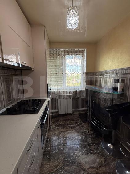 Apartament 3 camere, semidecomandat, 59 mp, stradal, zona Micro 17