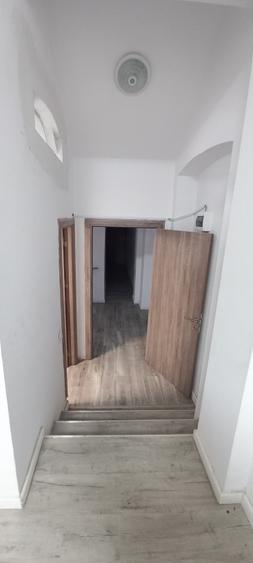 Spațiu Comercial / Birouri – 4 Camere | Poziție Stradală Calea Călărași 132
