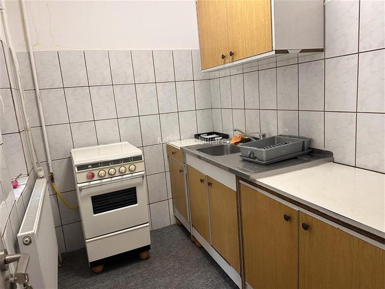 Decomandat, mobilat si utilat linga Piata Doina - 4