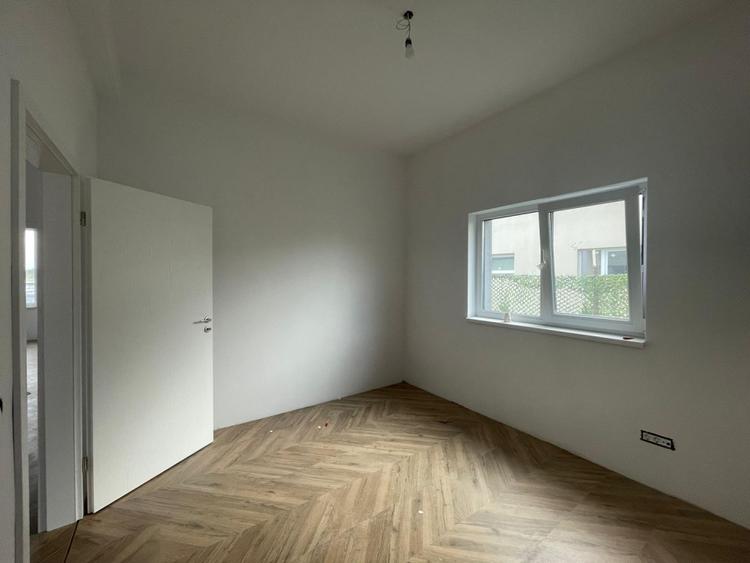 Duplex pe parter 4 camere separat prin dressing - Urseni